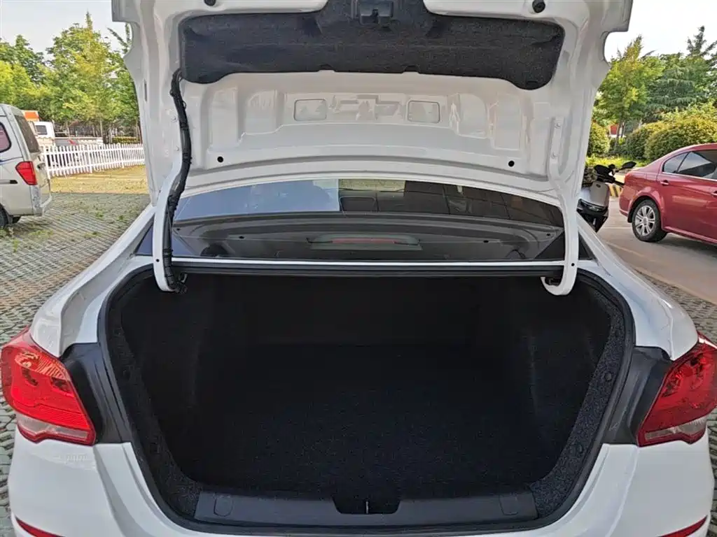 Chevrolet Cavalier 2019 320 Automatic Joy Edition фото 19