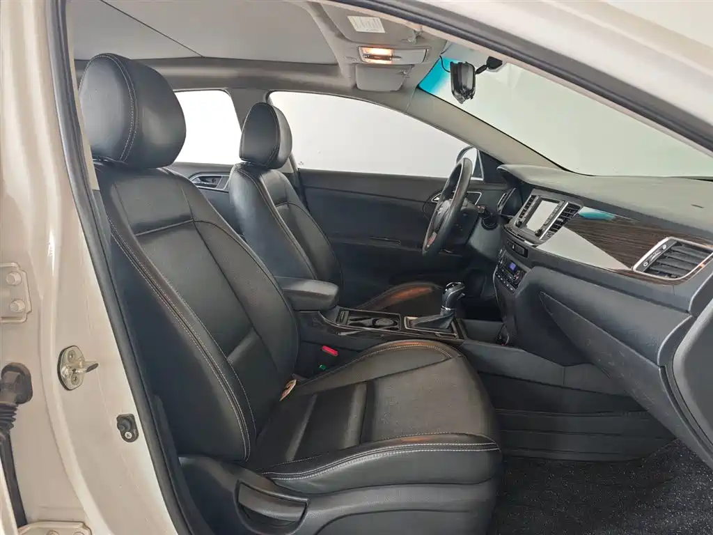 Hyundai Mistra 2016 1.6T Automatic Smart GLS фото 9