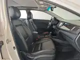 Photo 9 - Hyundai Mistra