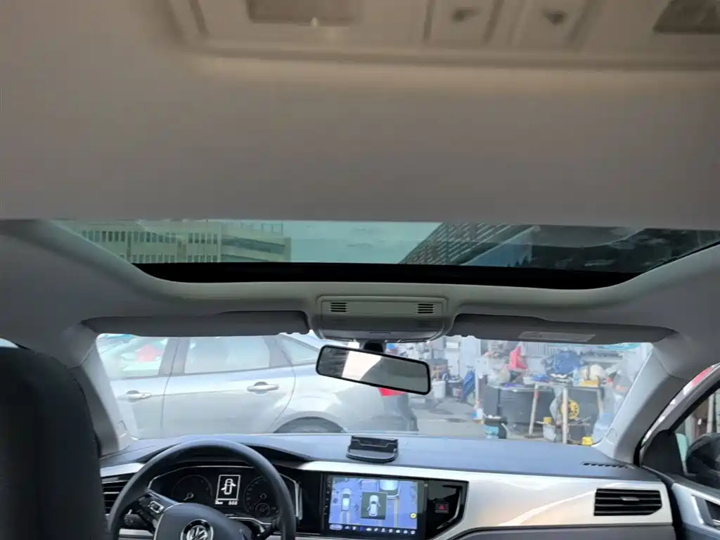 Volkswagen Polo 2019 Plus 1.5L Automatic Beats Trendy Edition фото 17