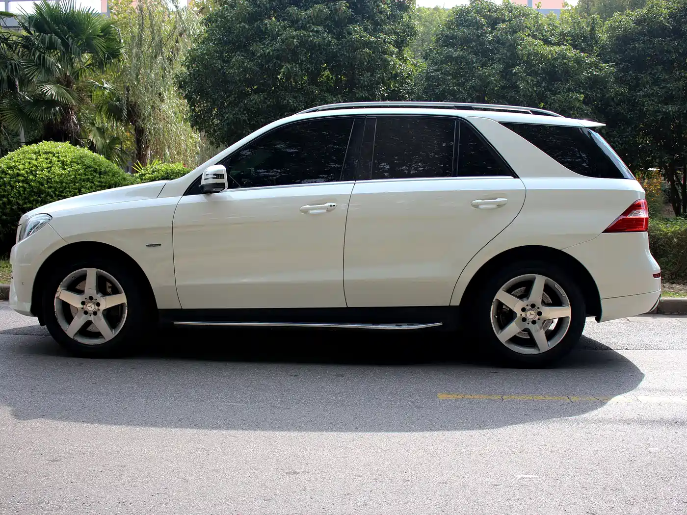 Mercedes-Benz M-Class 2012 Model ML 350 Luxury фото 4