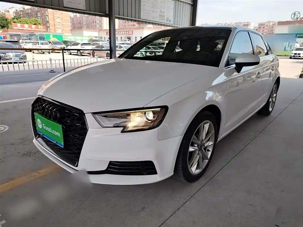 Audi A3 2018 30th Anniversary Sportback 35 TFSI Progressive