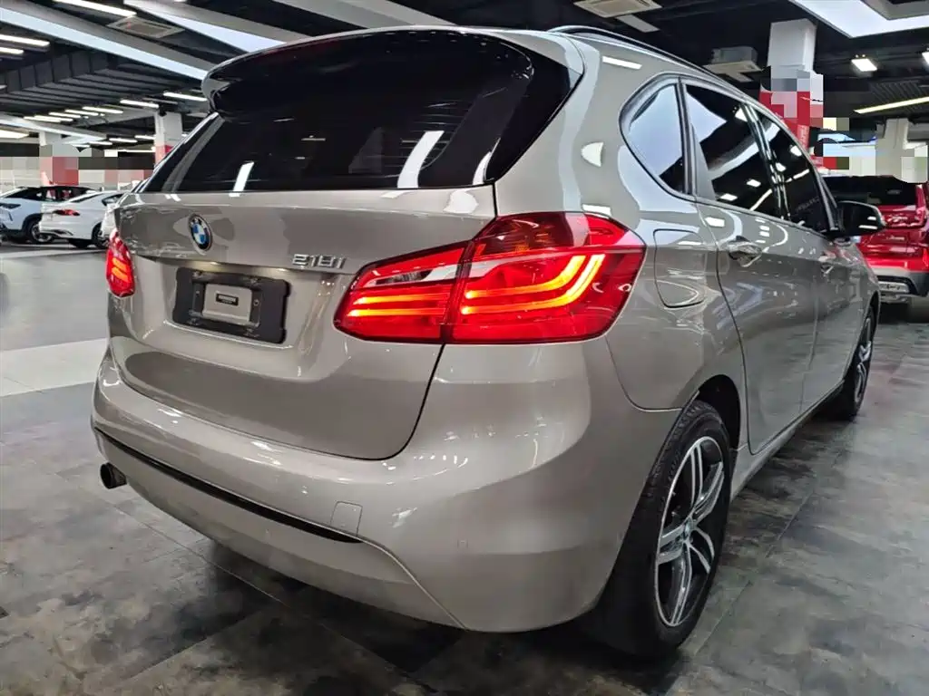 BMW 2 Series Touring 2016 218i Sport Design Package фото 7