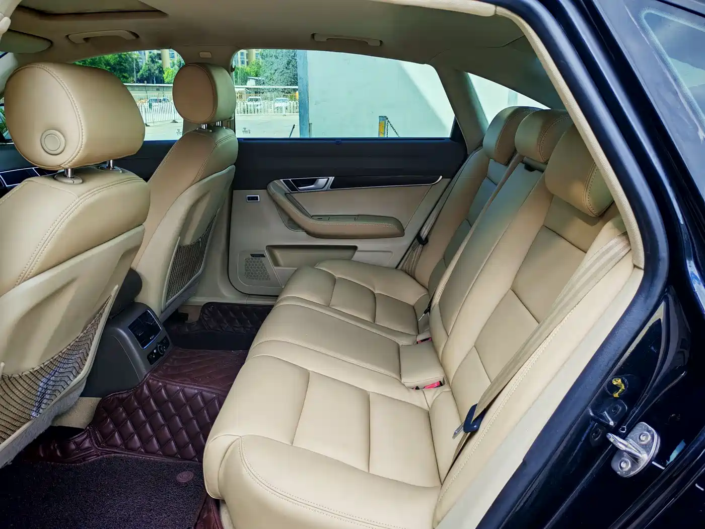 Audi A6L 2010 2.8 FSI Luxury фото 12