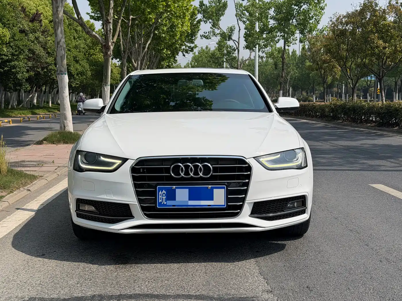 Audi A4L 2016 35 TFSI Collector's Edition S line Comfort фото 2