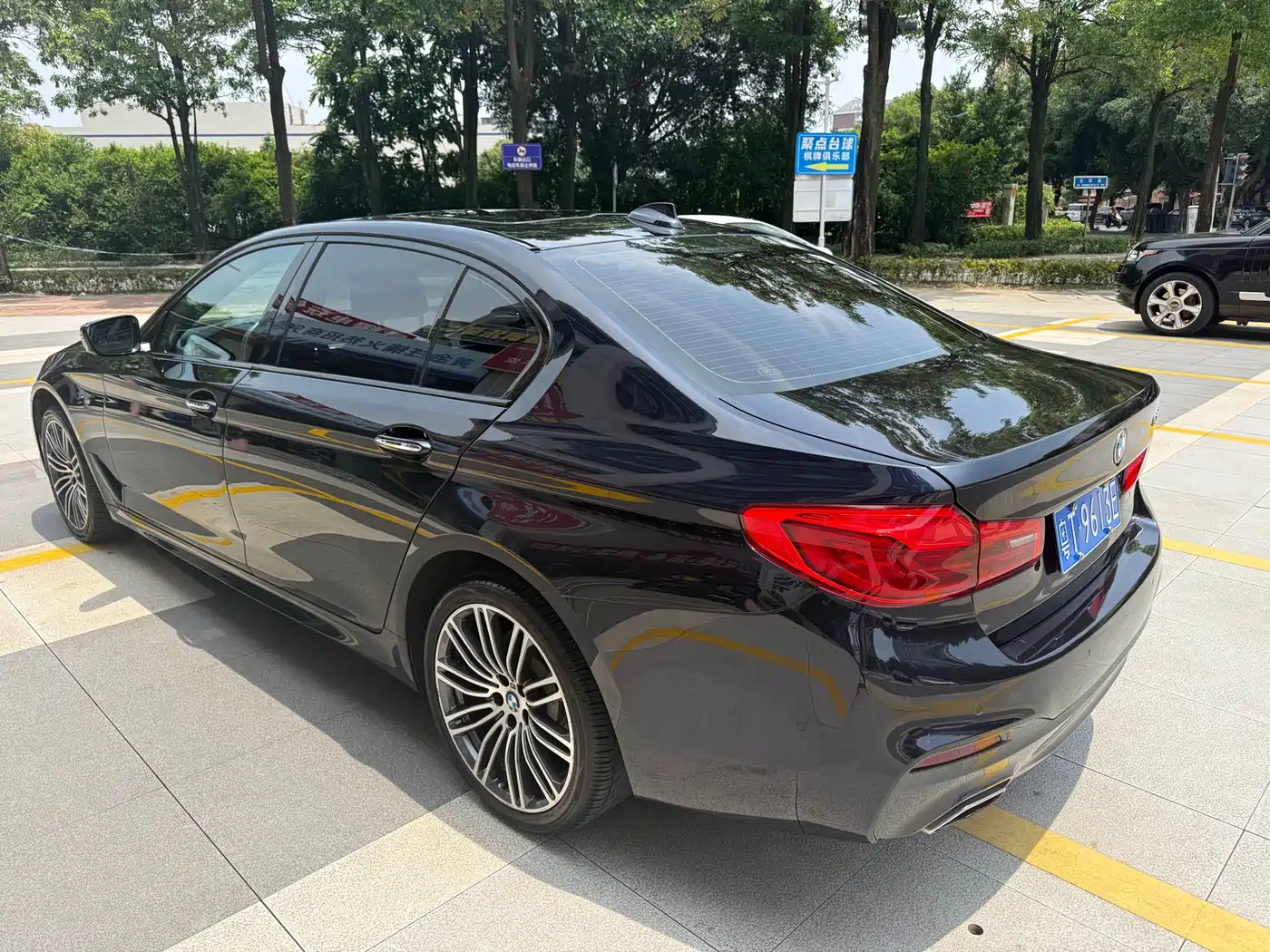 BMW 5 Series 2018 530Li Premium M Sport Package фото 4