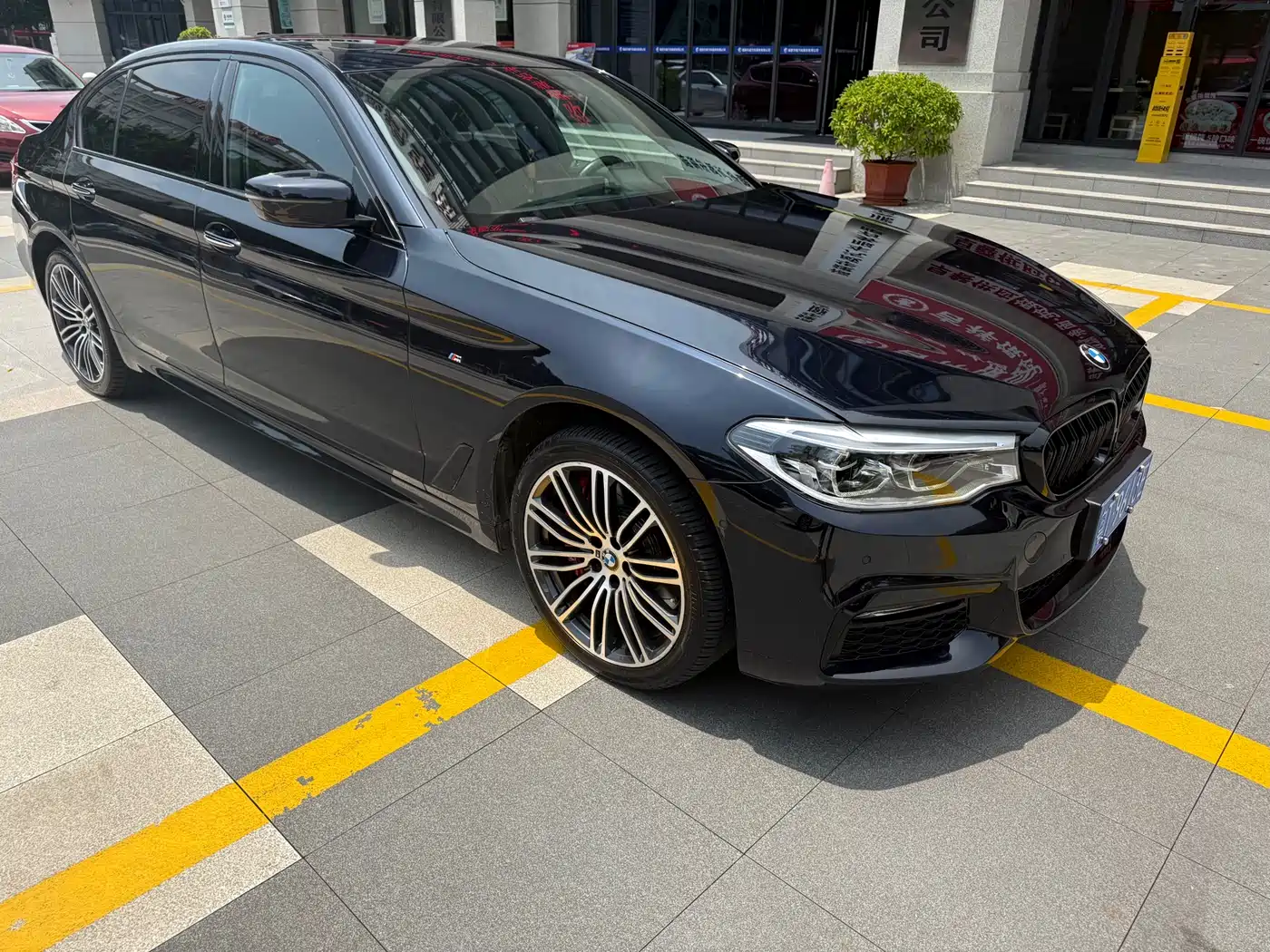 BMW 5 Series 2018 530Li Premium M Sport Package фото 8
