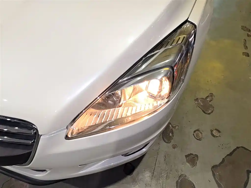 Peugeot 508 2013 2.0L 2nd Anniversary Auto Sunroof Classic Edition фото 24