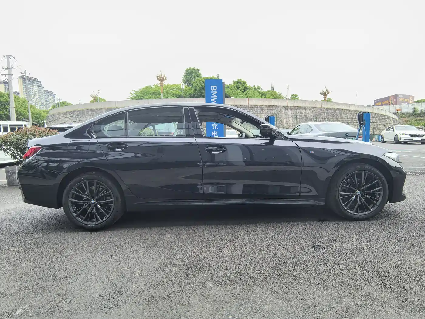 BMW 3 Series 2024 325Li M Sport Shadowline Package фото 7