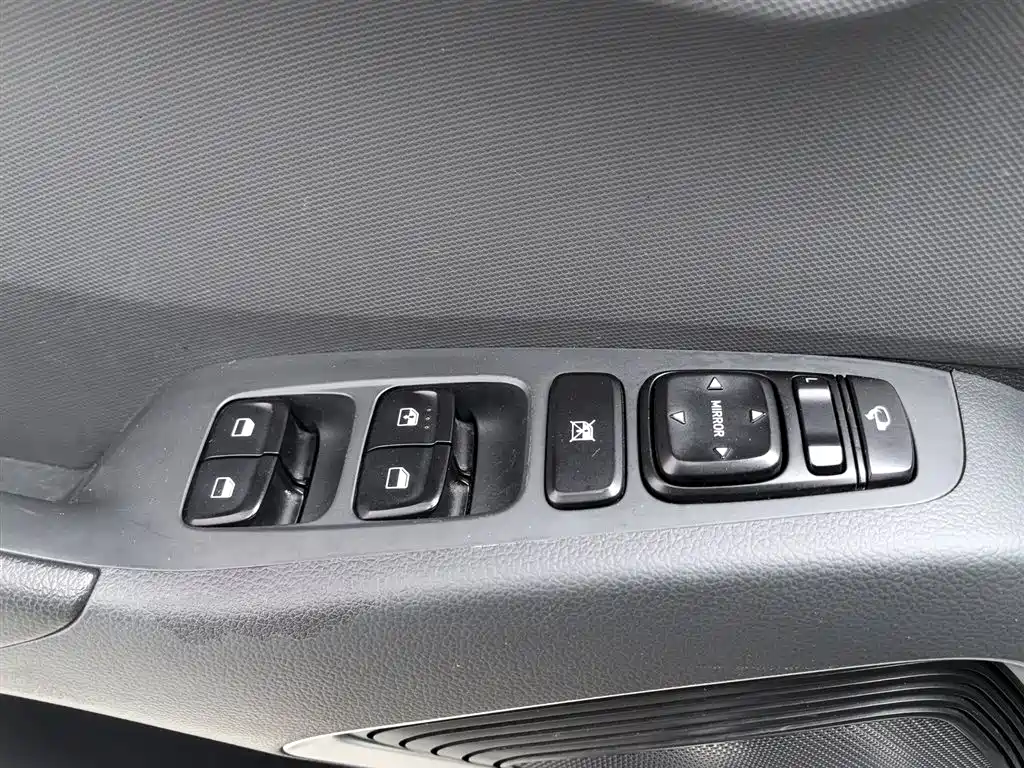 Hyundai Beijing Hyundai ix35 2019 2.0L Automatic 2WD Zhiyong·Enjoy China V фото 9