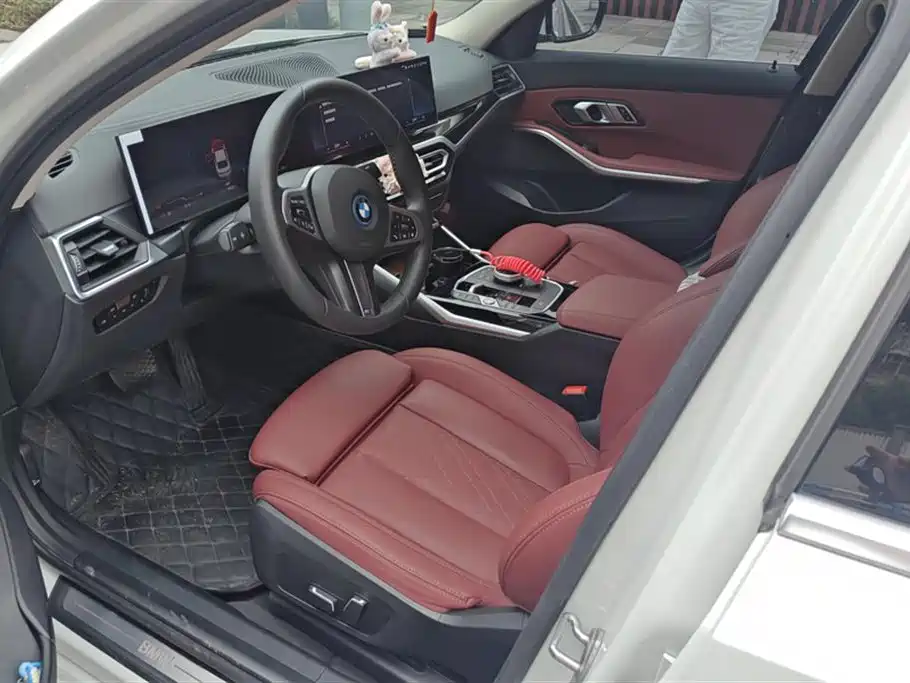 BMW i3 2024 eDrive 35 L фото 9