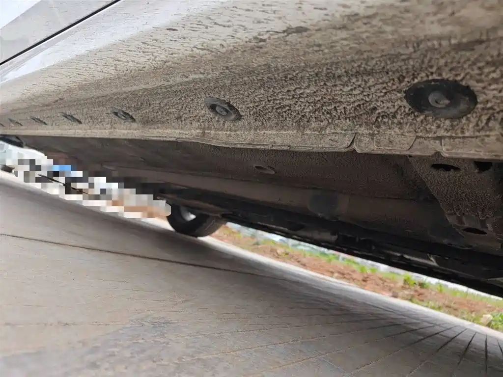 Hyundai Elantra 2022 1.5L CVT LUX Premium Edition фото 16