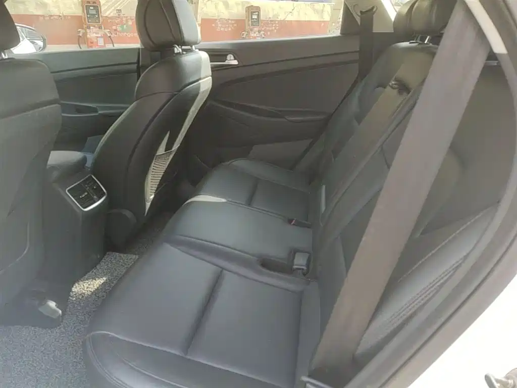 Hyundai Tucson 2015 1.6T Dual Clutch 2WD Smart фото 17