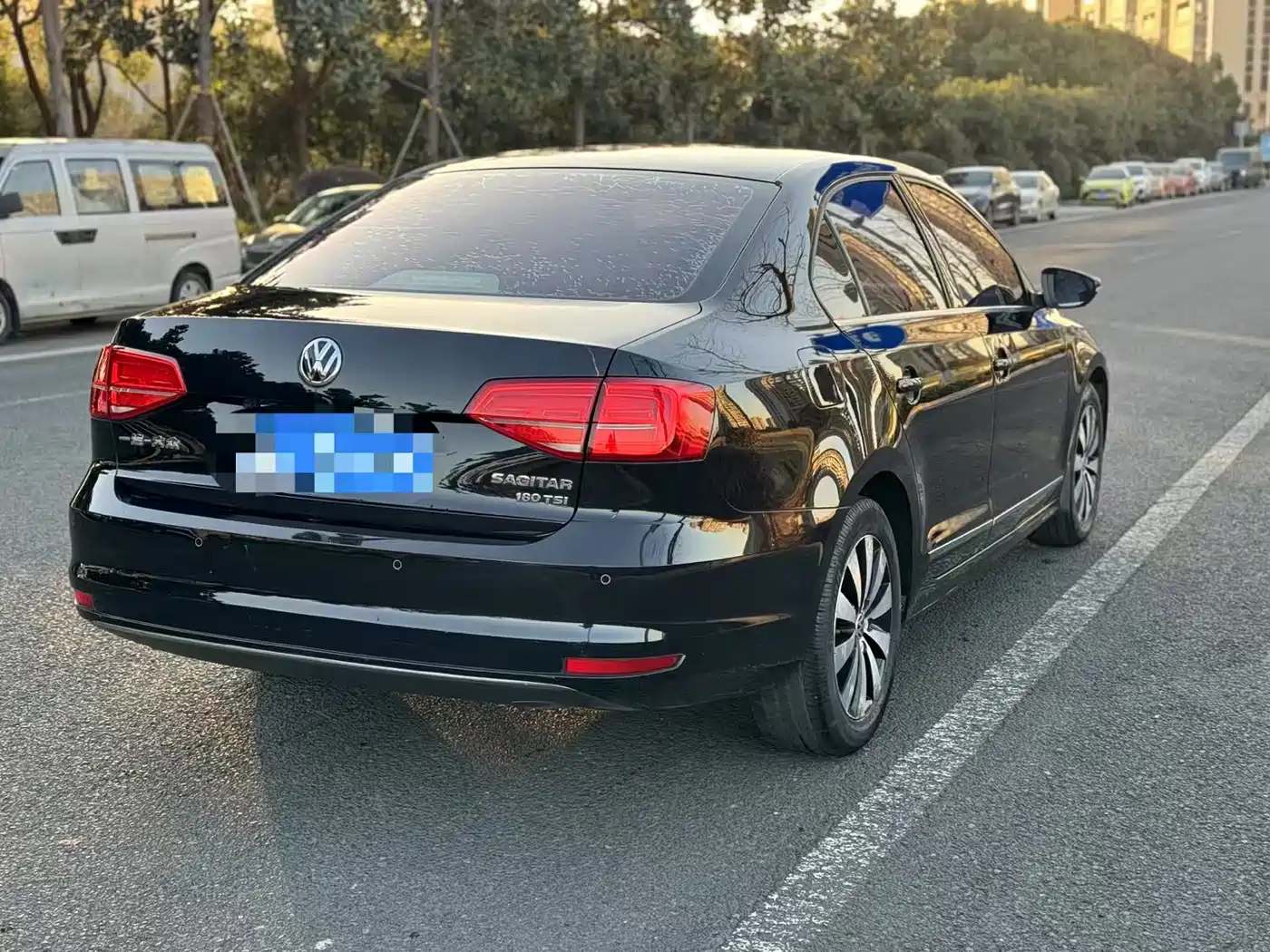 Volkswagen Sagitar 2018 180TSI DSG Premium Edition фото 8