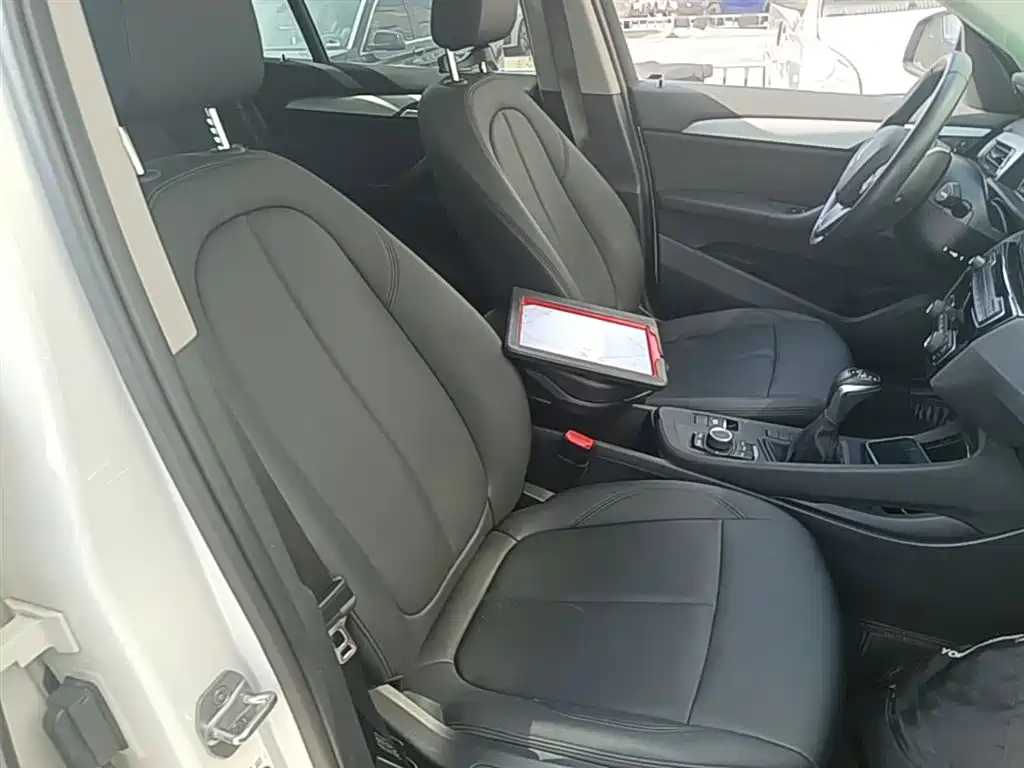 BMW X1 2018 sDrive20Li Leading Model фото 25