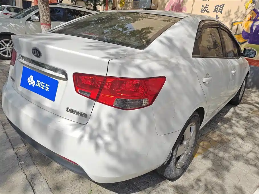 Kia Forte 2012 1.6L MT GL Commemorative Edition фото 3