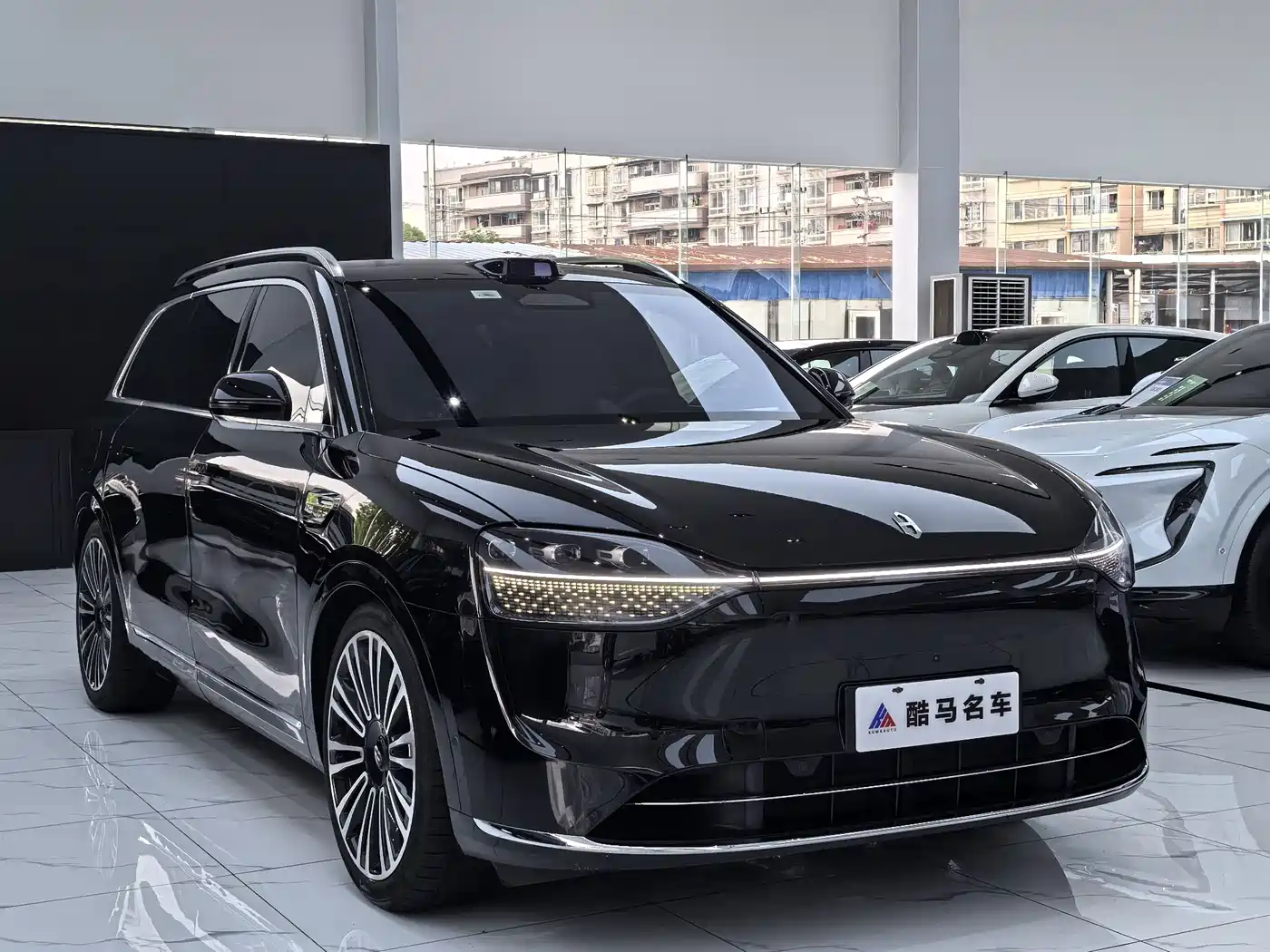AITO Wenjie AITO M9 2025 Extended Range Ultra 52kWh 6-Seater фото 3