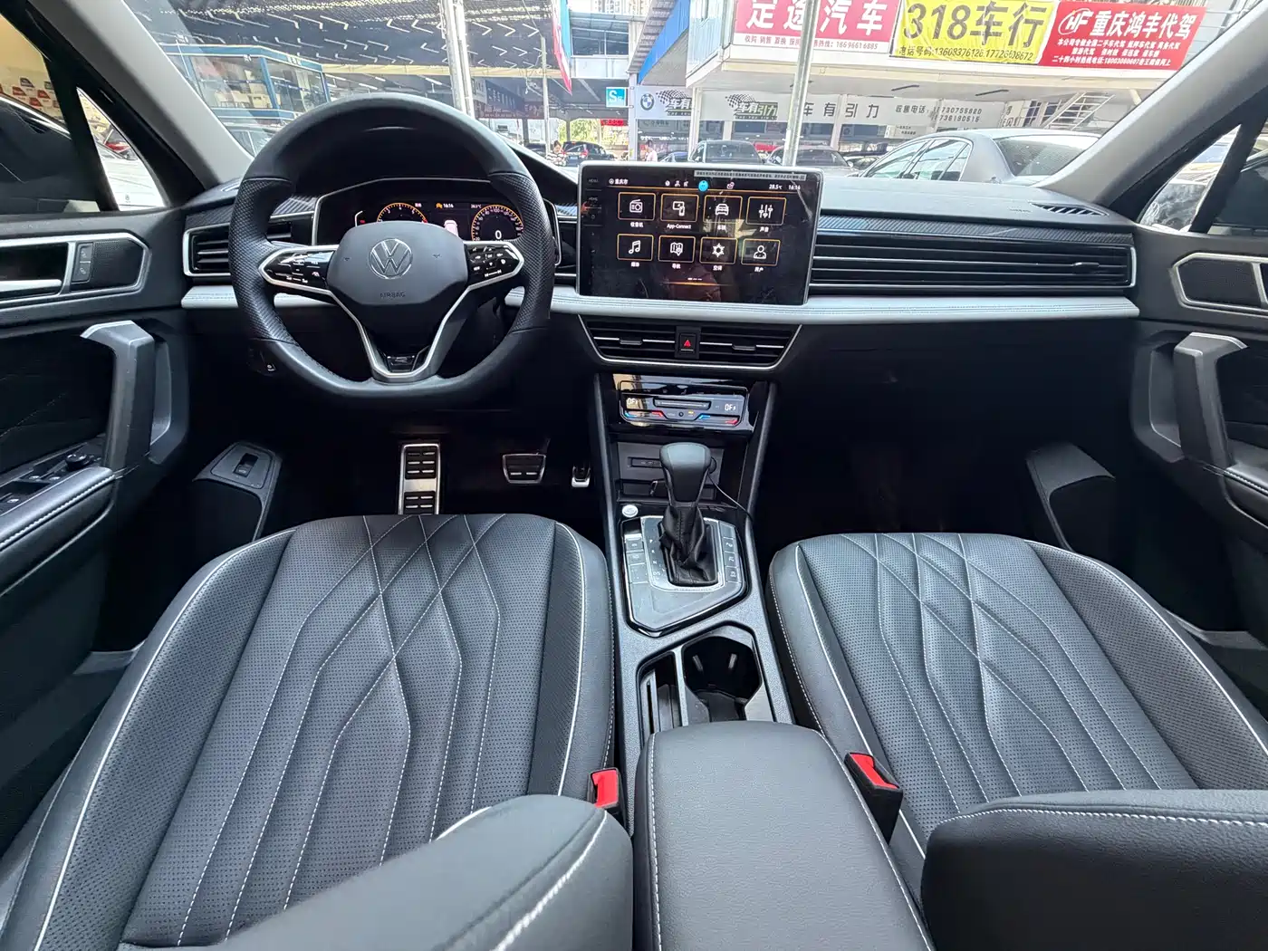 Volkswagen Tiguan L 2024 330TSI Automatic 2WD R-Line Premium Enjoyment Edition фото 24