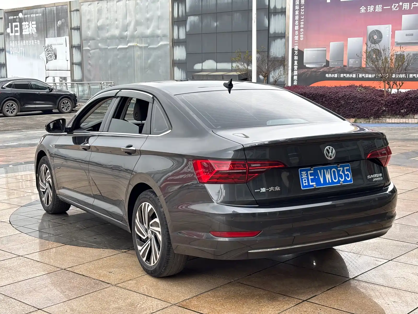 Photo 7 - Volkswagen Sagitar