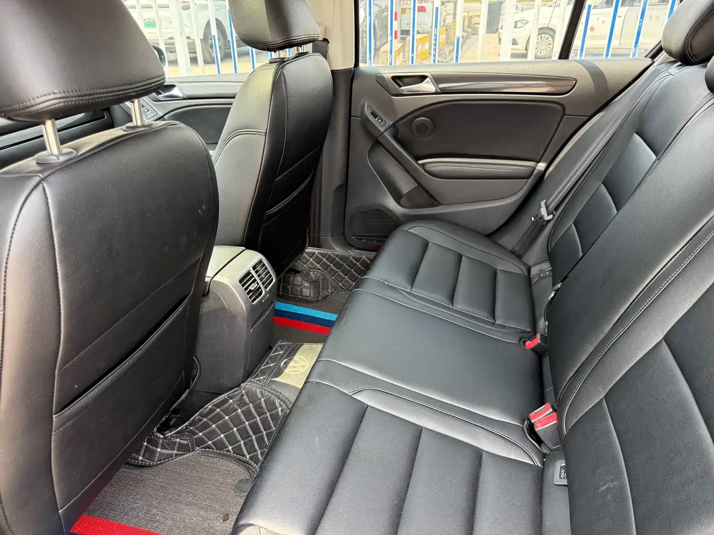 Volkswagen Golf 2011 1.4TSI Auto Comfort фото 8