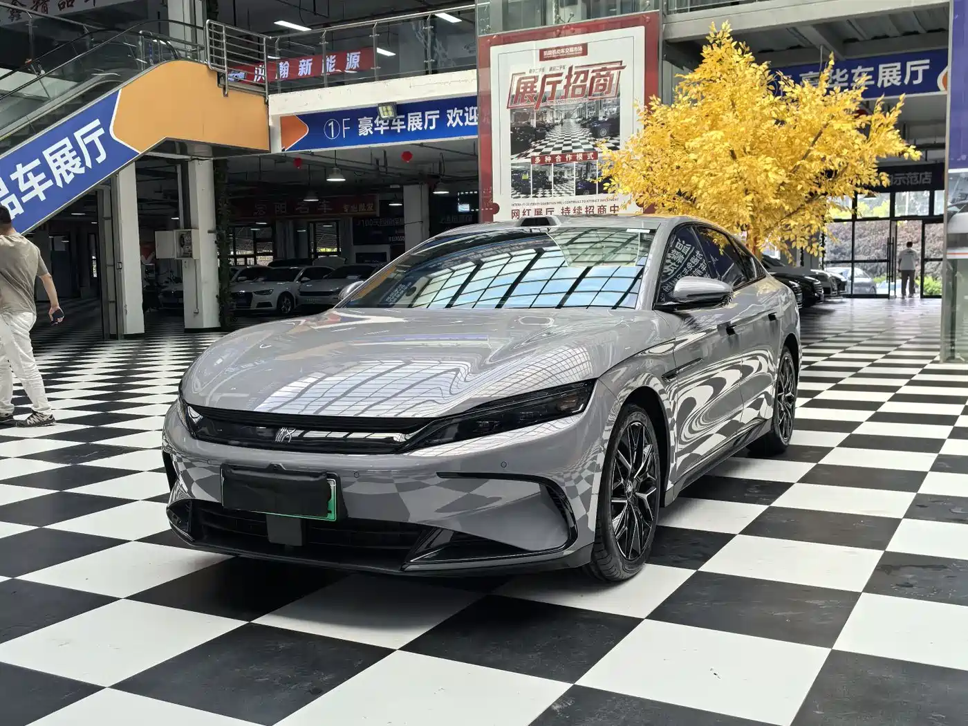 BYD Han 2025 2025 DM-i Smart Driving Edition 125KM Honor