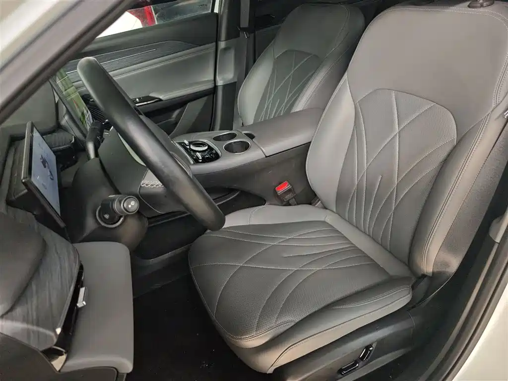 Geely Galaxy Galaxy L6 2025 EM-i 140km Starship Edition фото 15