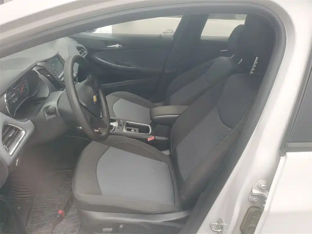 Chevrolet Cruze 2018 320 Automatic Pioneer Sunroof Edition фото 15