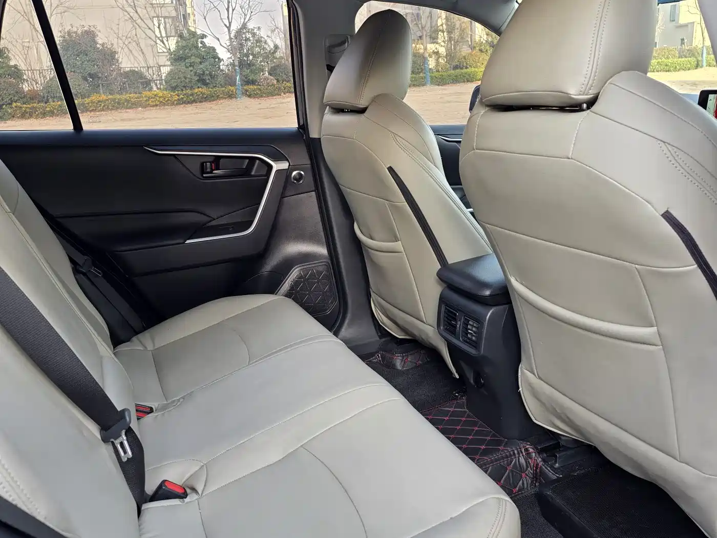 Toyota Wildlander 2022 2.0L CVT FWD Leading Edition фото 6