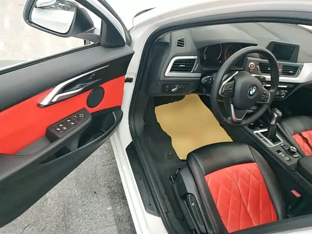 BMW 1 Series 2018 118i Fashion Edition фото 16