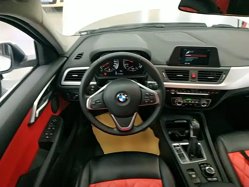 BMW 1 Series 2018 118i Fashion Edition фото 11