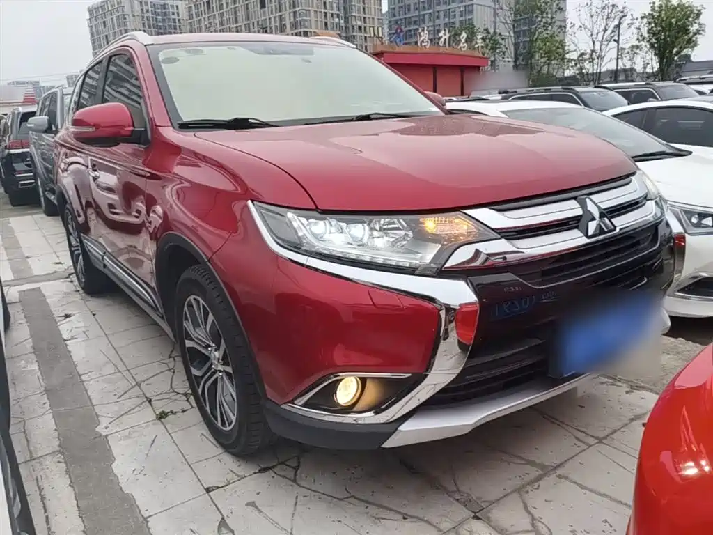 Mitsubishi Outlander 2016 2.4L 4WD Elite Edition 5-seater фото 4