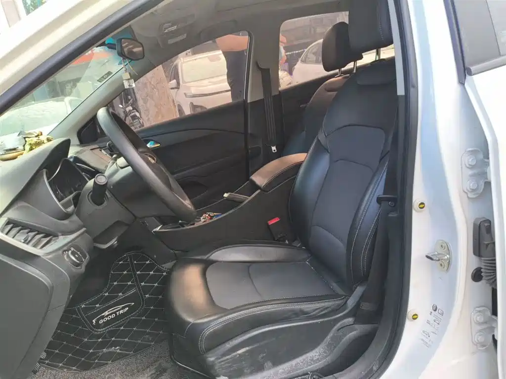 Chevrolet Cavalier 2016 1.5L Manual Delight Edition фото 8