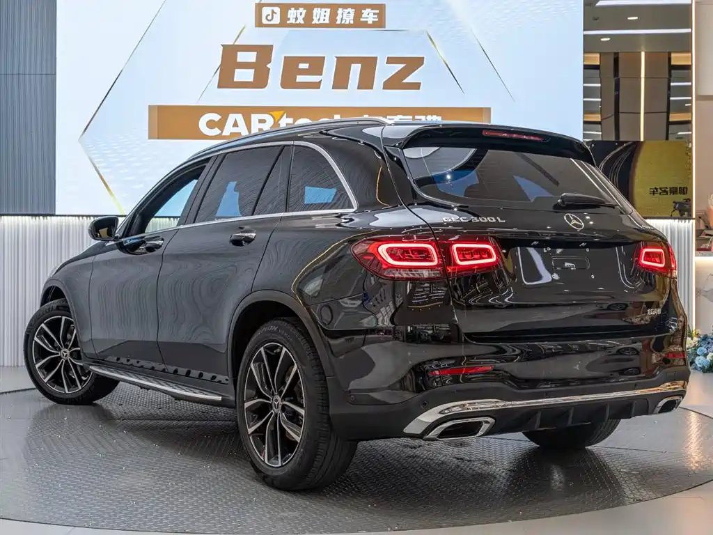 Mercedes-Benz GLC 2021 GLC 300 L 4MATIC Sporty фото 4