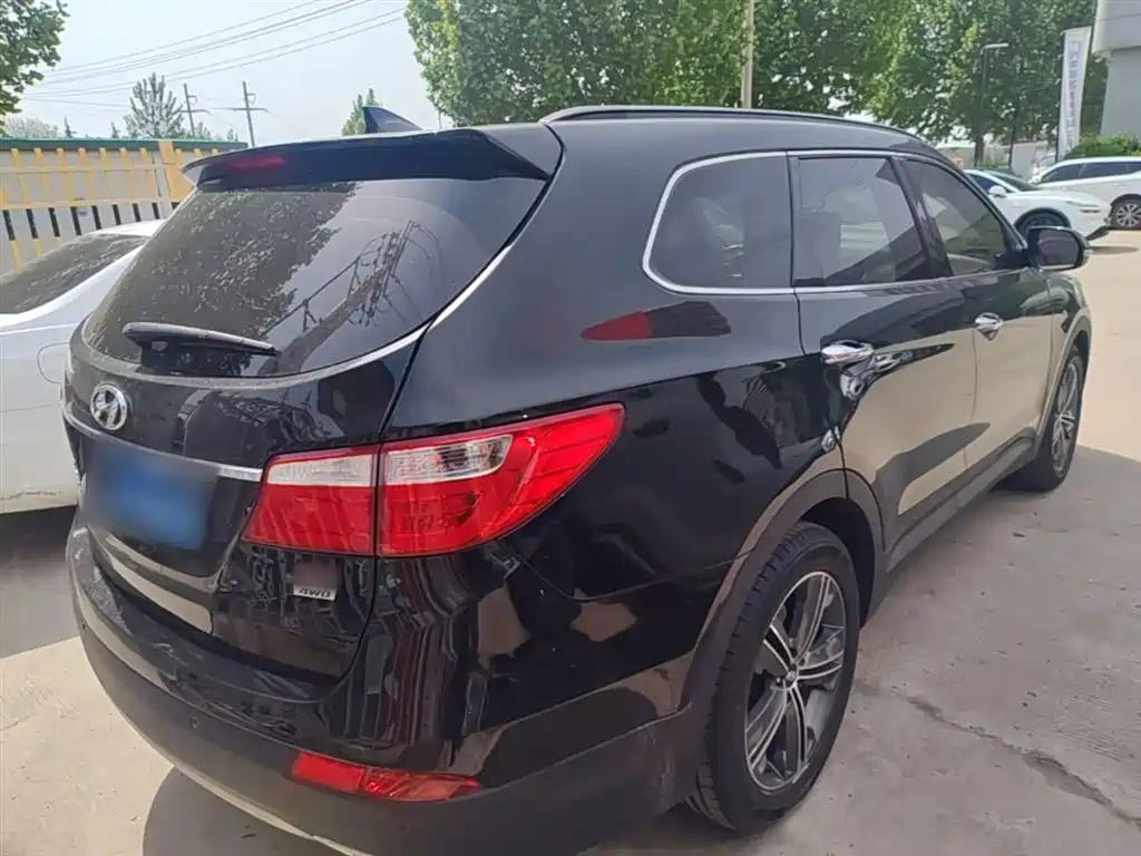 Hyundai Grand Santa Fe 2013 3.0L 7-Seater 4WD Luxury Edition фото 7