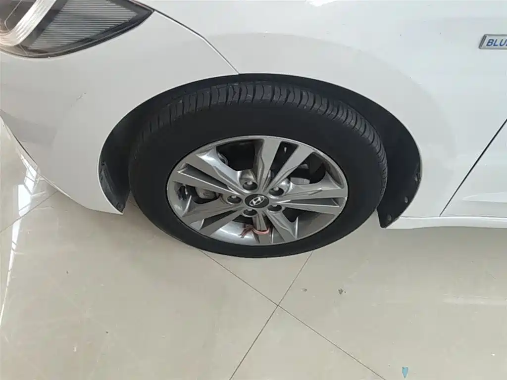 Hyundai Elantra 2016 1.4T DCT Dynamic·Vitality фото 23