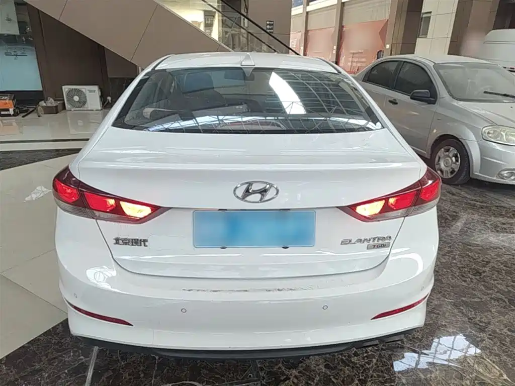 Hyundai Elantra 2016 1.4T DCT Dynamic·Vitality фото 6