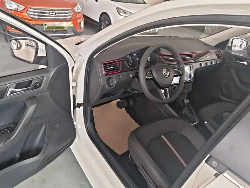 Škoda Skoda Rapid Spaceback 2020 1.5L Auto Comfort фото 16