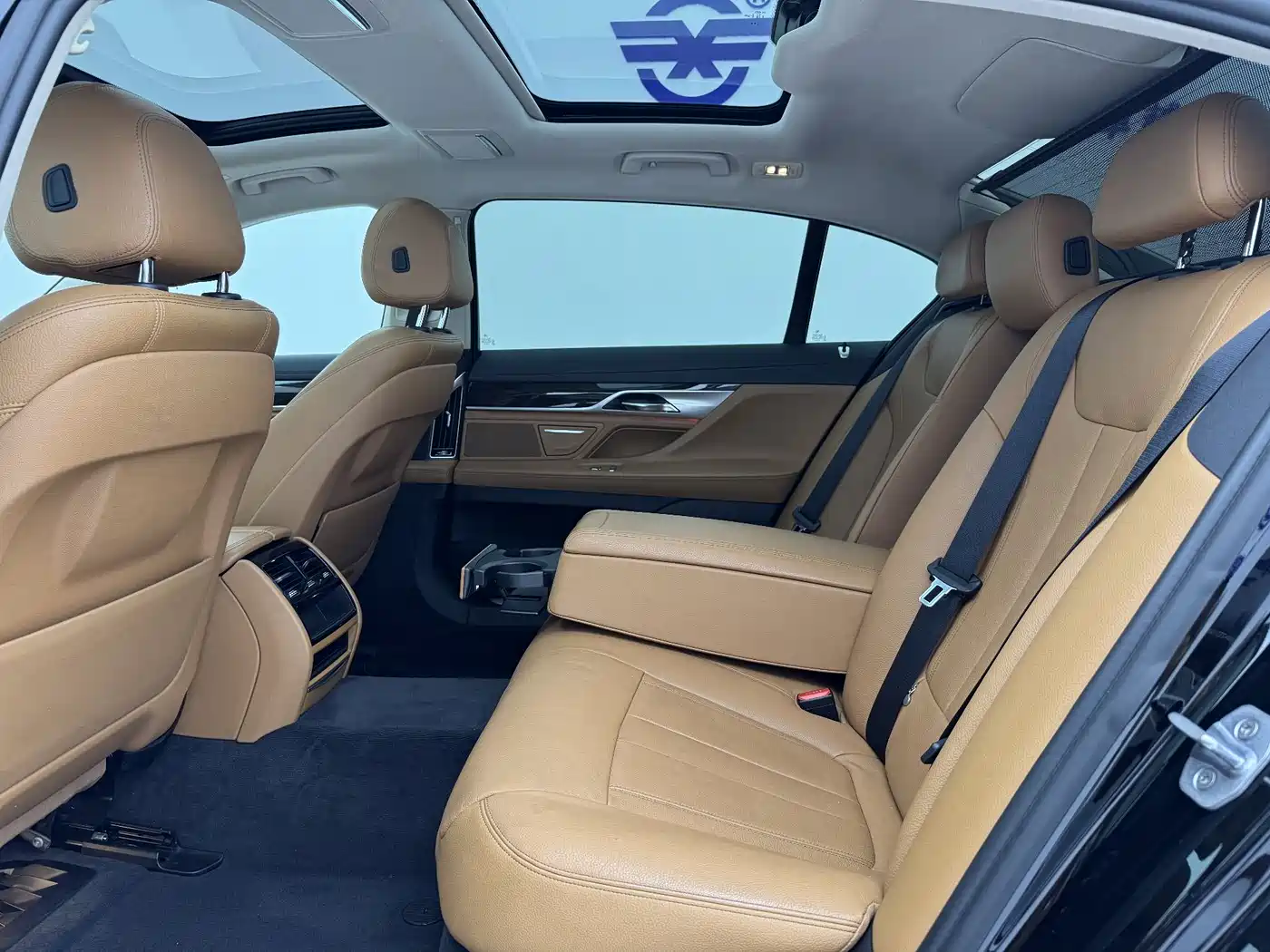 BMW 7 Series 2016 730Li Leading фото 9