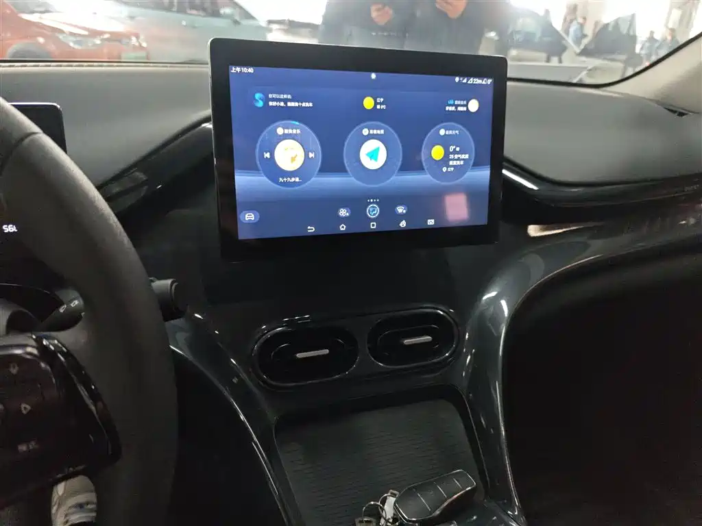BYD E2