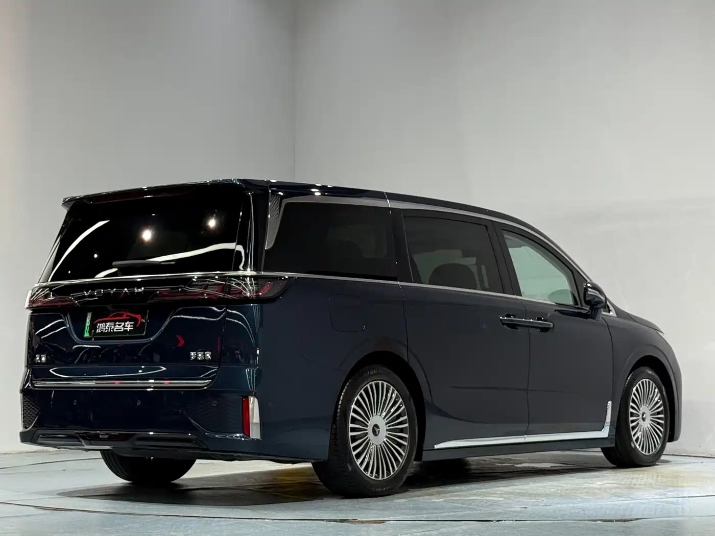 Voyah Auto Voyah Dreamer 2025 PHEV AWD Flagship Kunpeng Edition фото 23