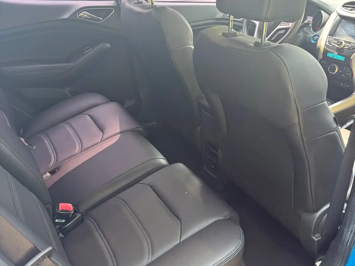 BYD Yuan New Energy 2018 EV360 Smart Connected Cool Edition фото 11