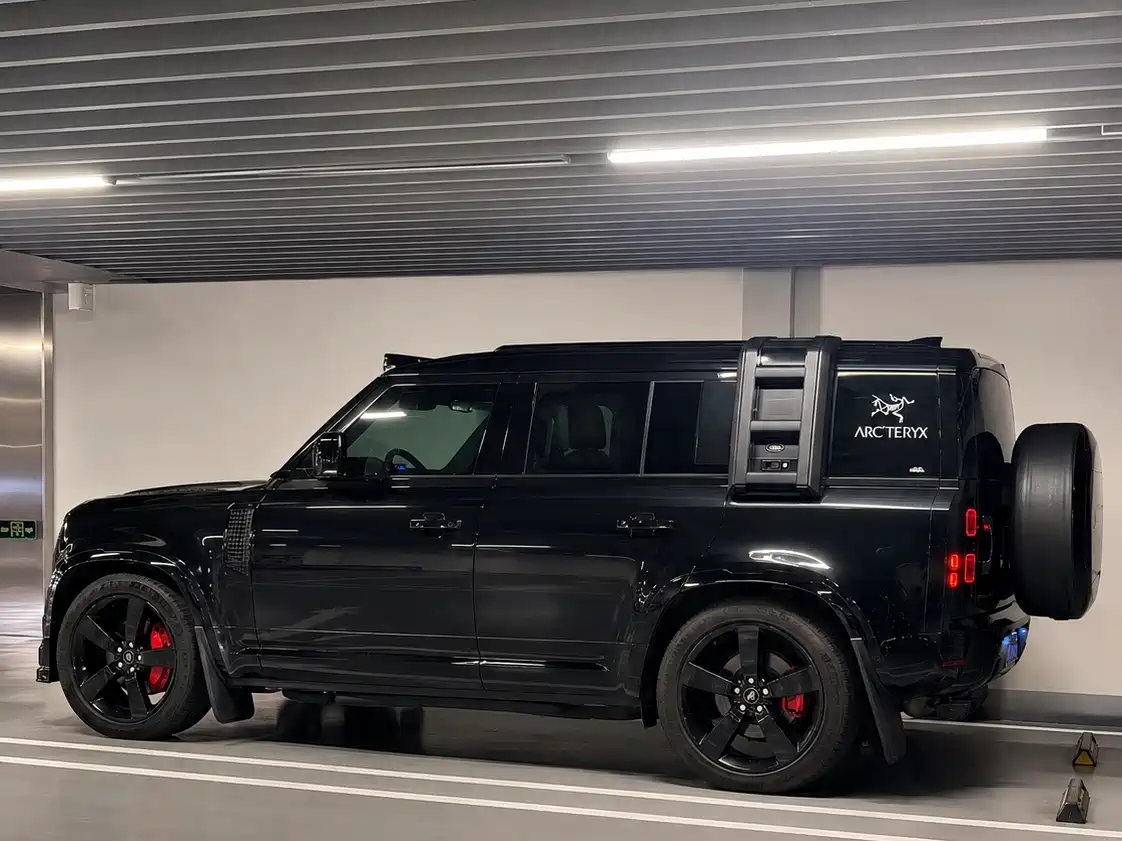 Land Rover Defender 2024 110 3.0T P400 X-DYNAMIC HSE фото 3