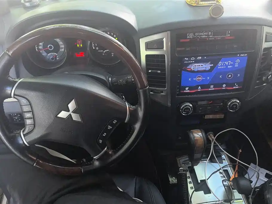 Mitsubishi Pajero (Import) 2019 3.0L Automatic Premium Edition фото 12