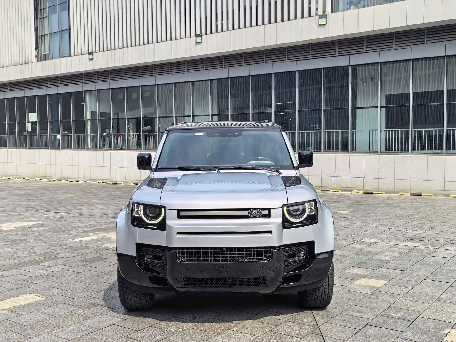 صورة 2 - Land Rover Defender