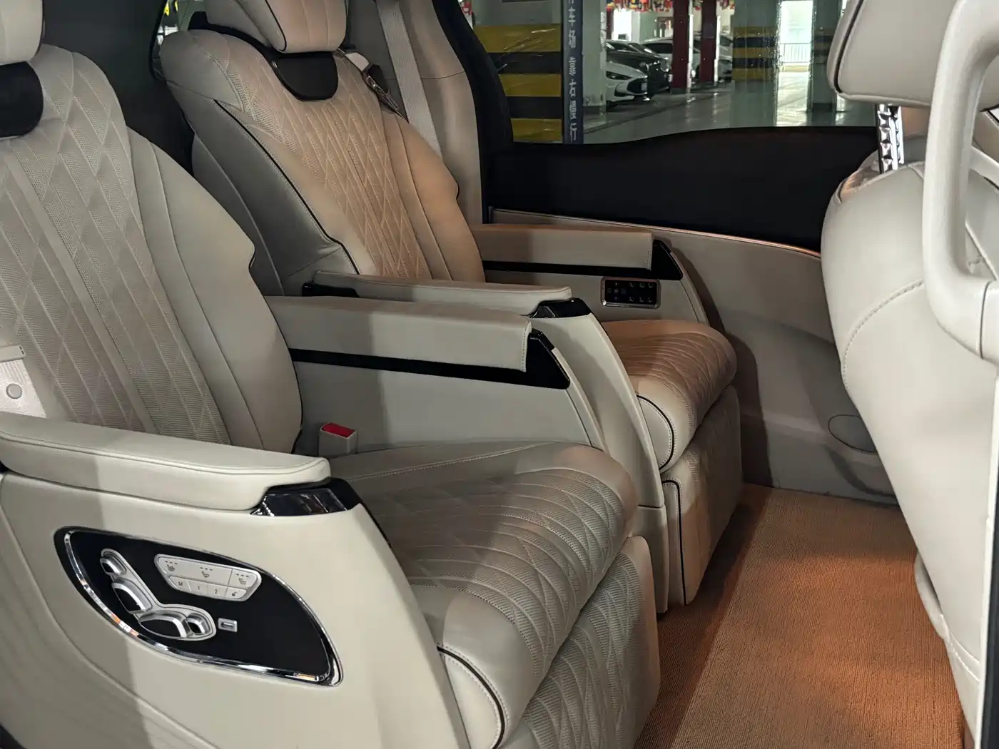 Buick GL8 2022 Land Business Class 652T Luxury фото 5