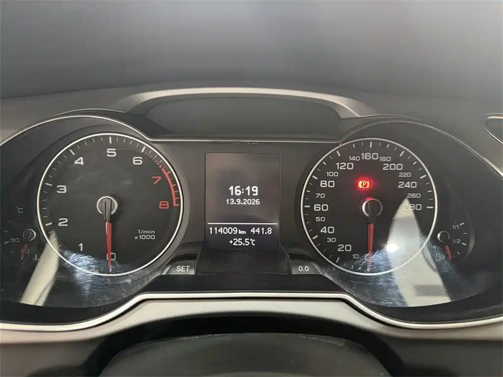 Photo 10 - Audi A4L