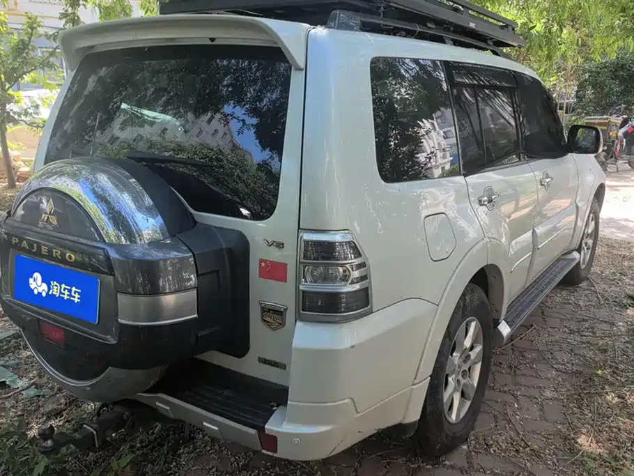 Mitsubishi Pajero (Import) 2019 3.0L Automatic Premium Edition фото 3