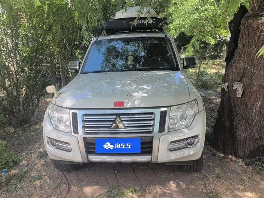 Mitsubishi Pajero (Import) 2019 3.0L Automatic Premium Edition фото 2