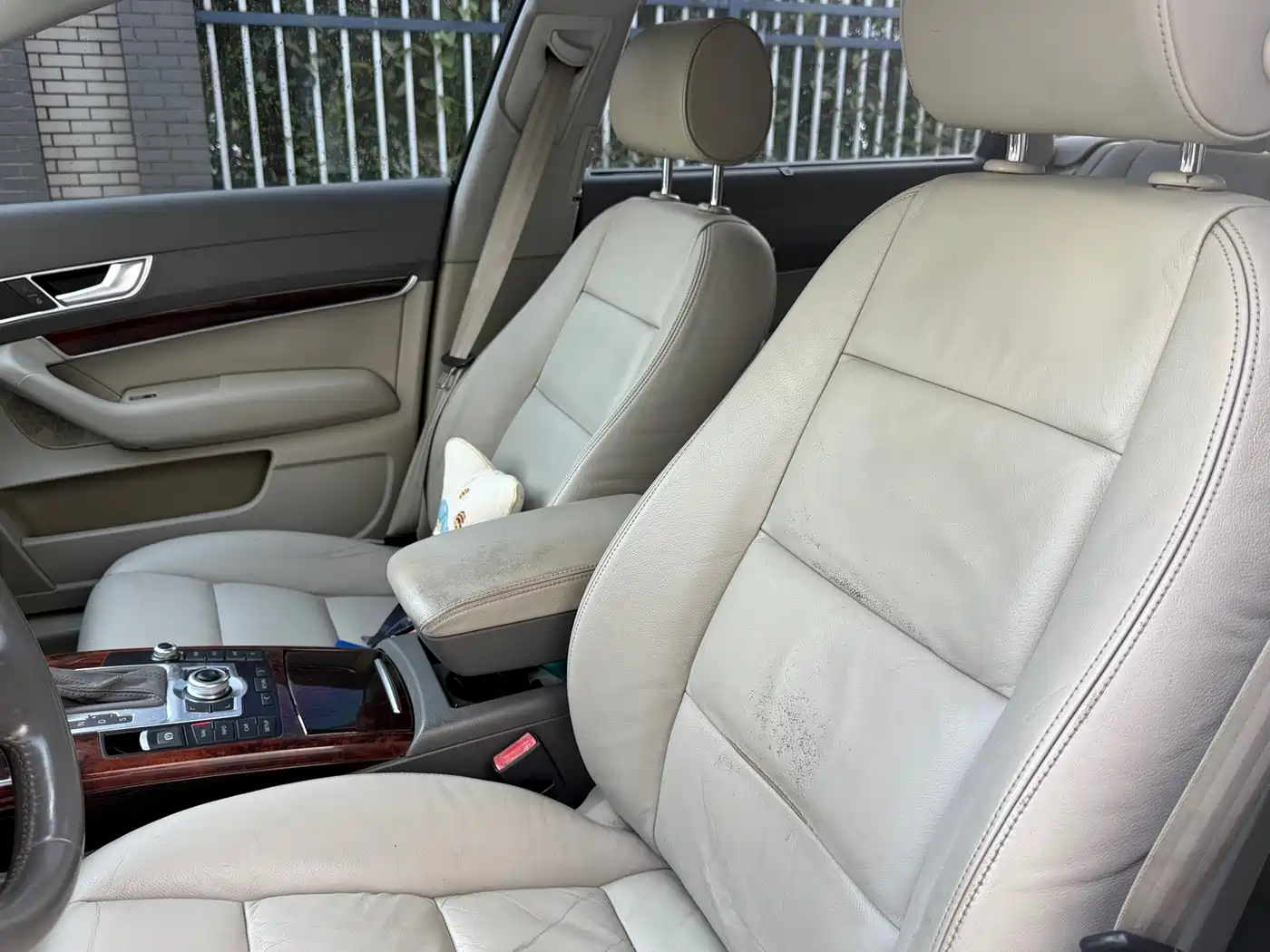 Audi A6L 2010 2.8 FSI Luxury фото 13