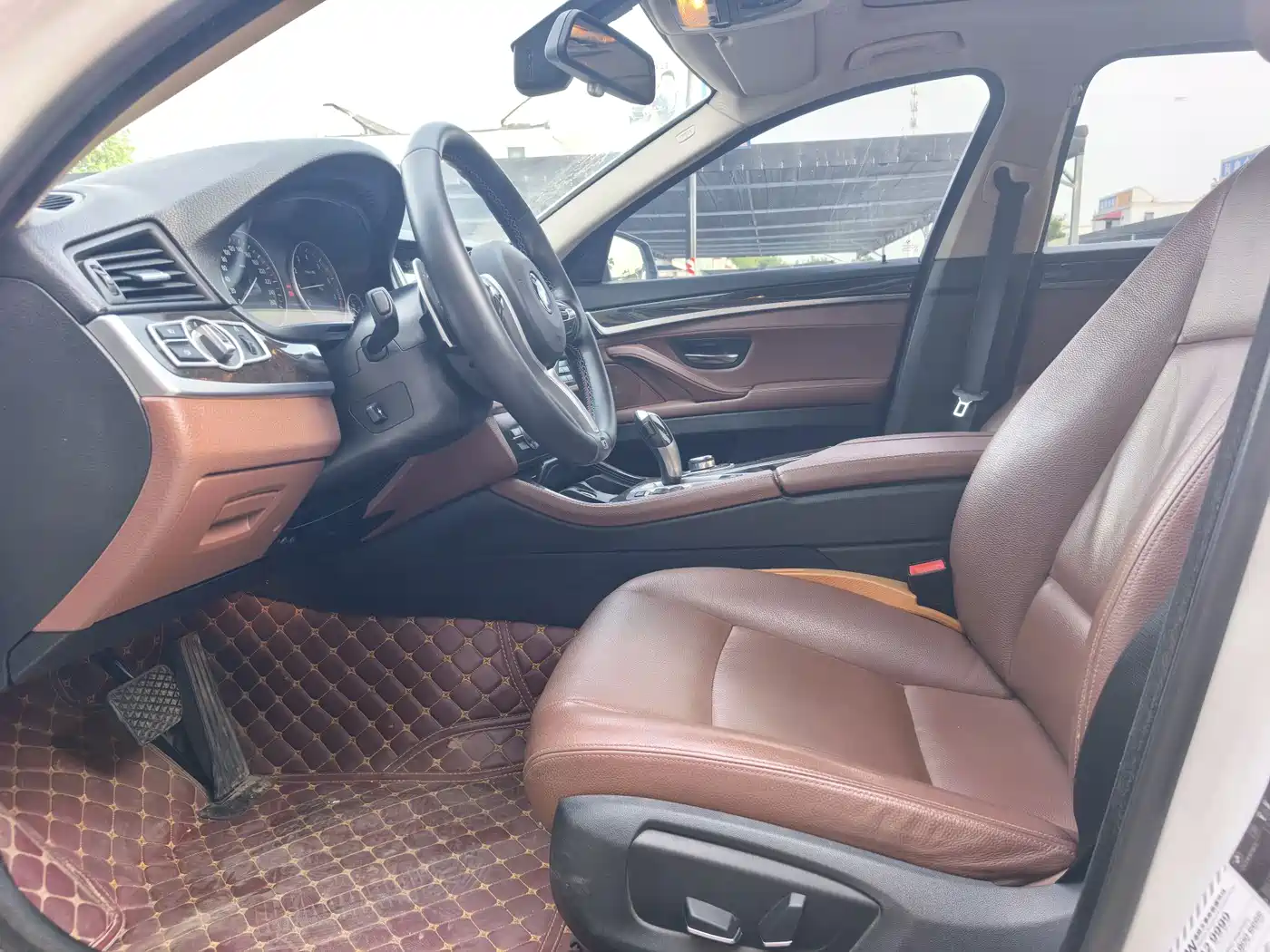 BMW 5 Series 2014 525Li Leading фото 11